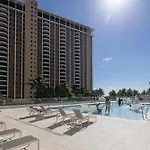 Ilikai Condo Close To Beach - City View